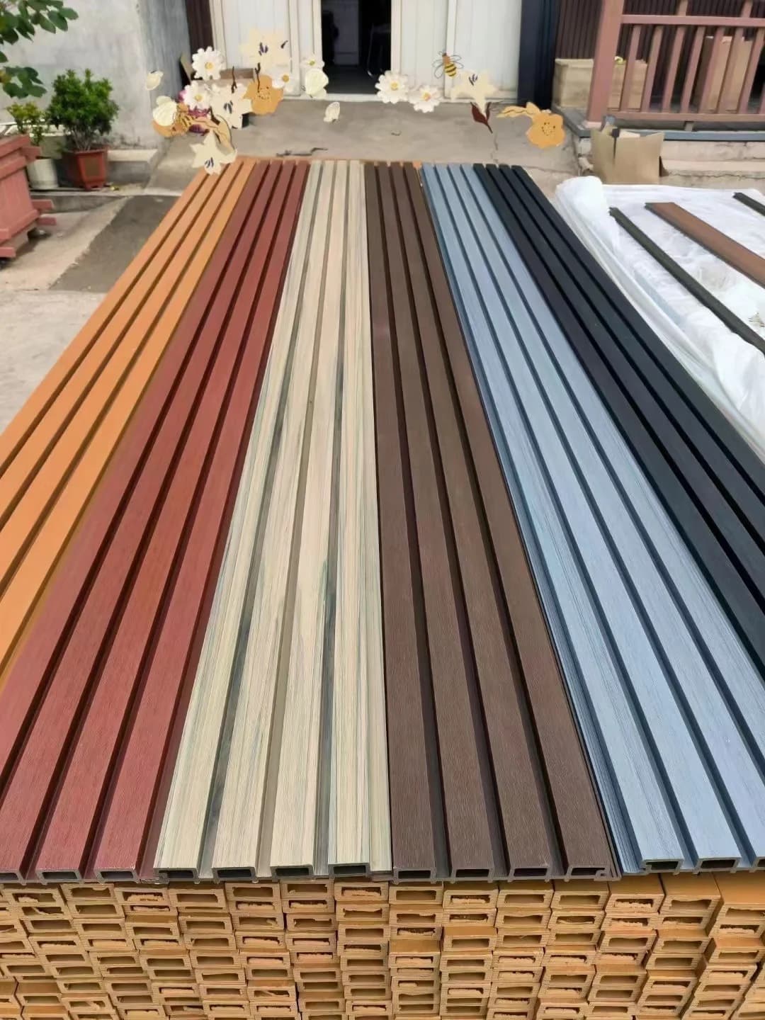WPC Wall Panel Shipping: 3 Major Risks & How Necowood Protects Your Container